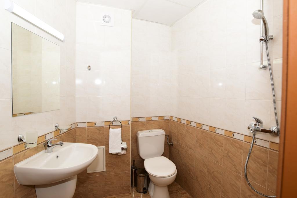 Guesthouse Nefertiti สโมลยัน ภายนอก รูปภาพ