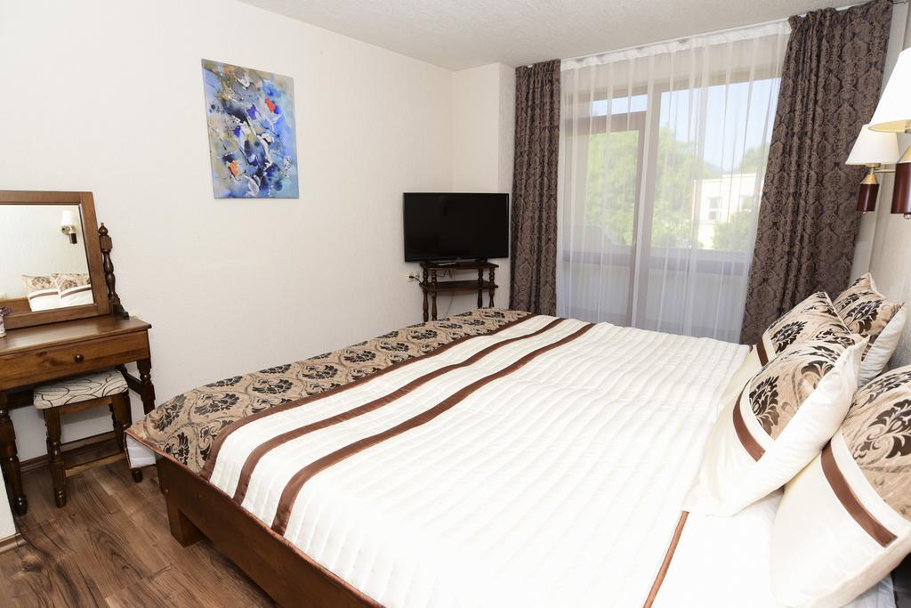 Guesthouse Nefertiti สโมลยัน ภายนอก รูปภาพ