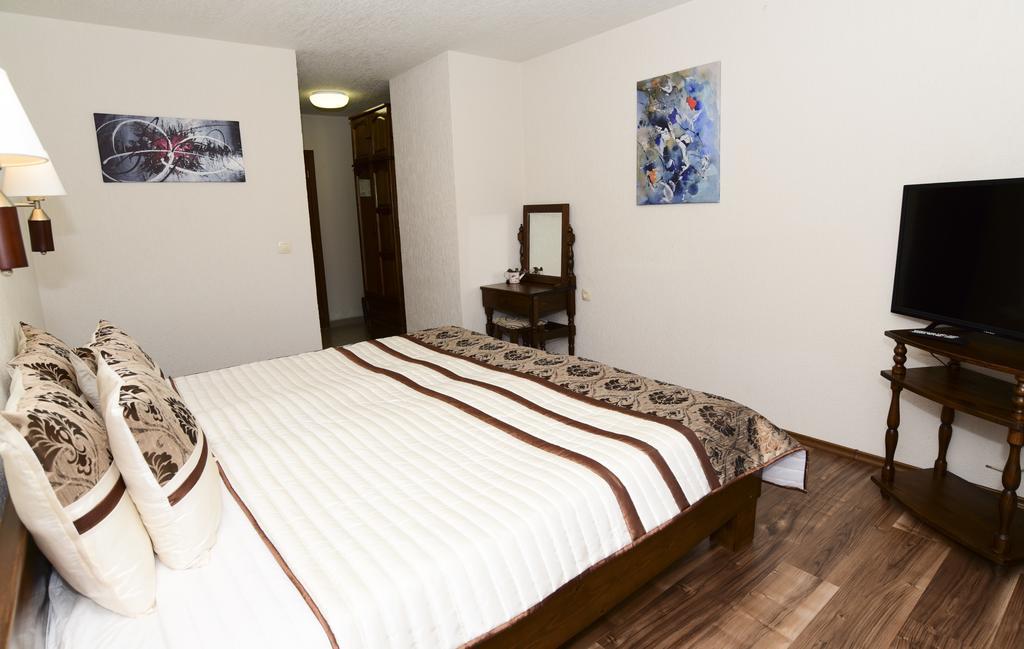 Guesthouse Nefertiti สโมลยัน ภายนอก รูปภาพ
