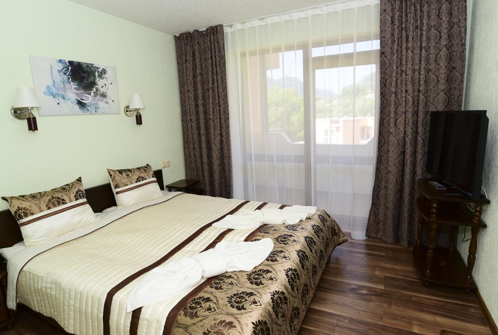 Guesthouse Nefertiti สโมลยัน ภายนอก รูปภาพ