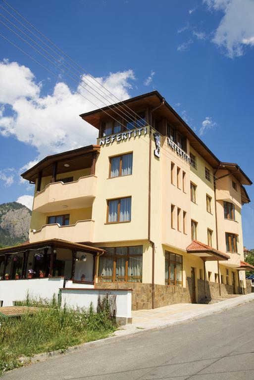 Guesthouse Nefertiti สโมลยัน ภายนอก รูปภาพ